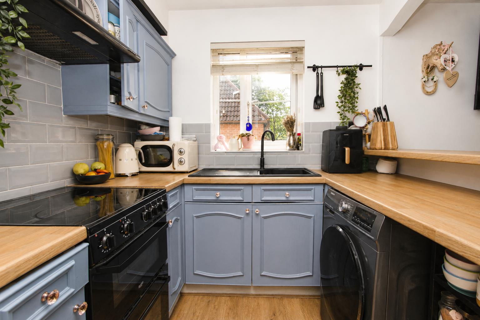 1 bed property in 17 Poppy Close, Wallington